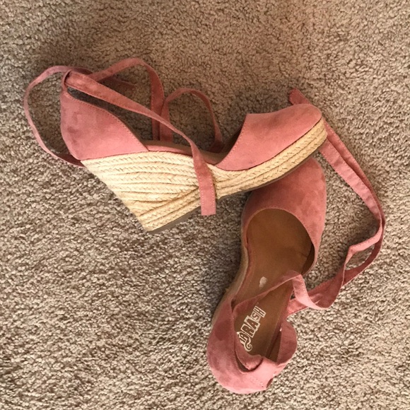 Pink ankle-tie wedges - Picture 3 of 4